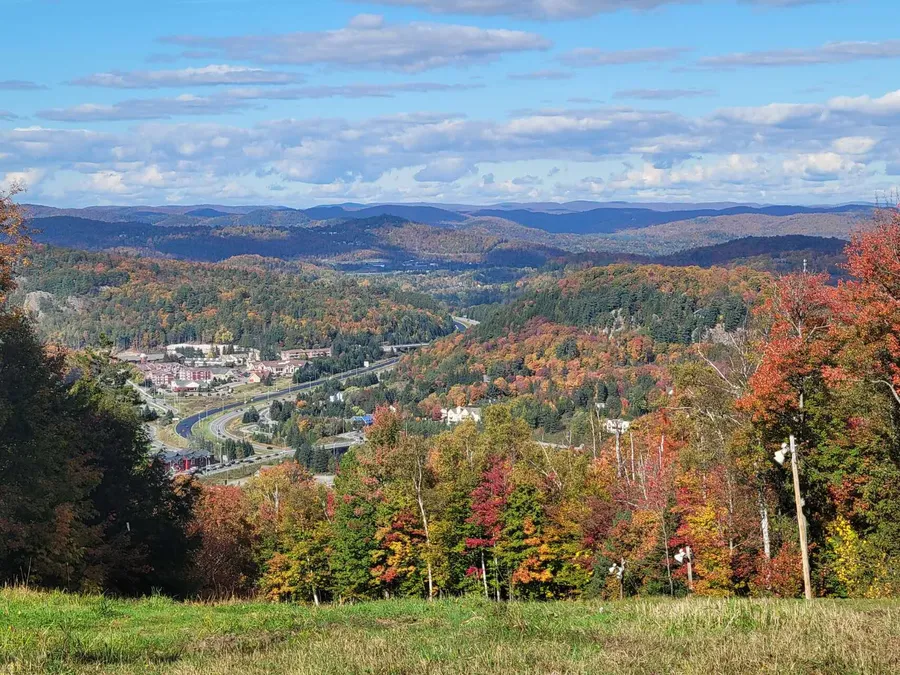 Laurentides in autumn colour